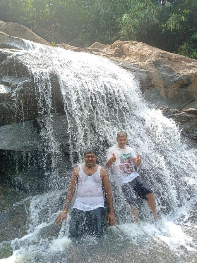 Riverbench Homestay Munnar Anaviratty Exterior foto